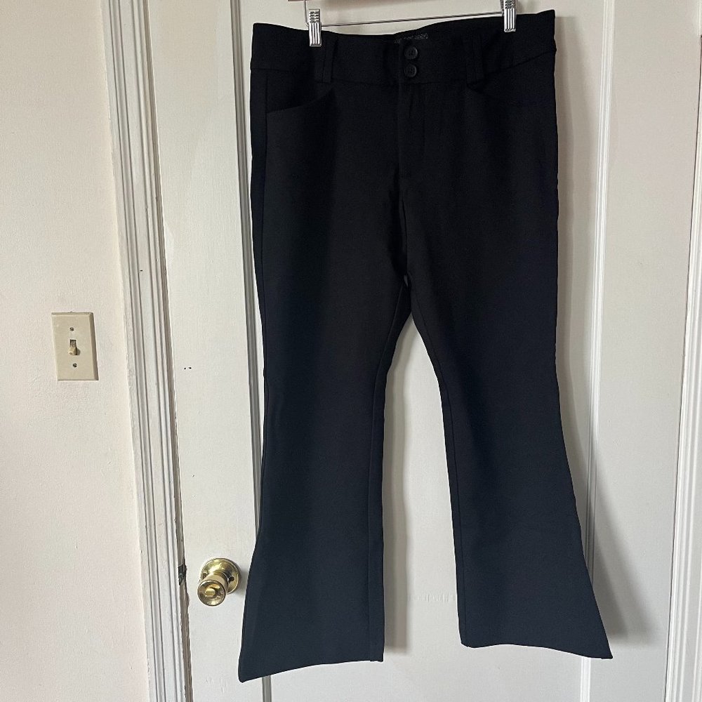 🌟 Torrid Black Stretch Slacks - Flared Bottoms, Business Casual Chic 🌟